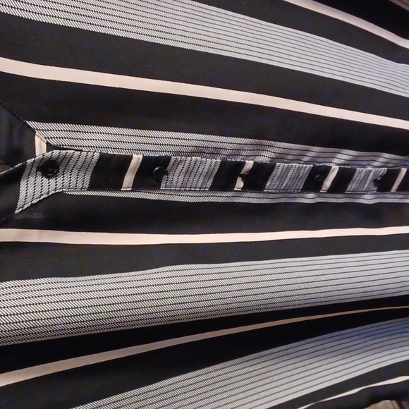 Worthington Blouse - Picture 4 of 8